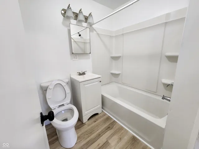 $1,075 | 2531 Unit C E 10th Street, Indianapolis, IN 46201