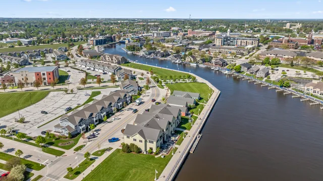 $435,000 | 514 South Pier Drive, Unit 4, Sheboygan, WI 53081
