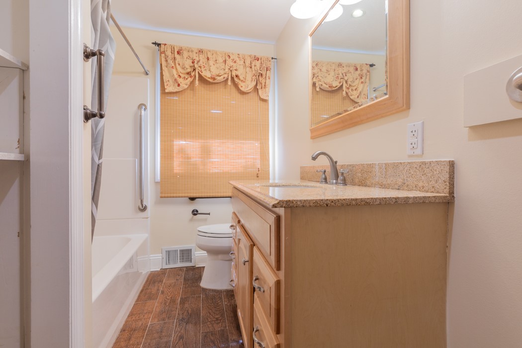 46 Cliffside Drive Cranston, RI 02920 - Photo 14 of 21