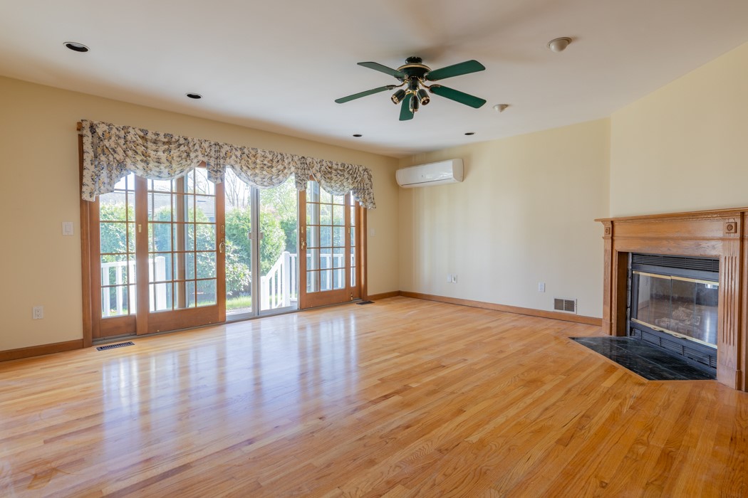 46 Cliffside Drive Cranston, RI 02920 - Photo 15 of 21