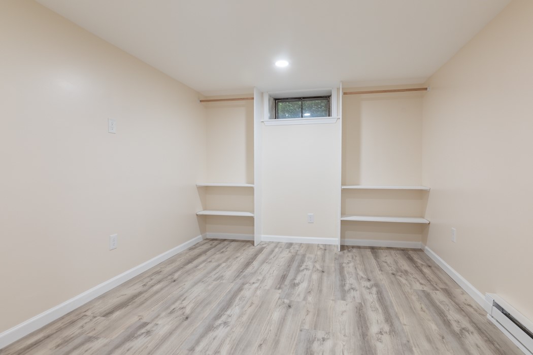 46 Cliffside Drive Cranston, RI 02920 - Photo 16 of 21