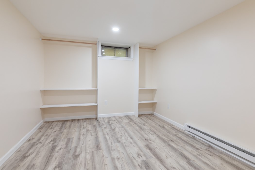 46 Cliffside Drive Cranston, RI 02920 - Photo 17 of 21