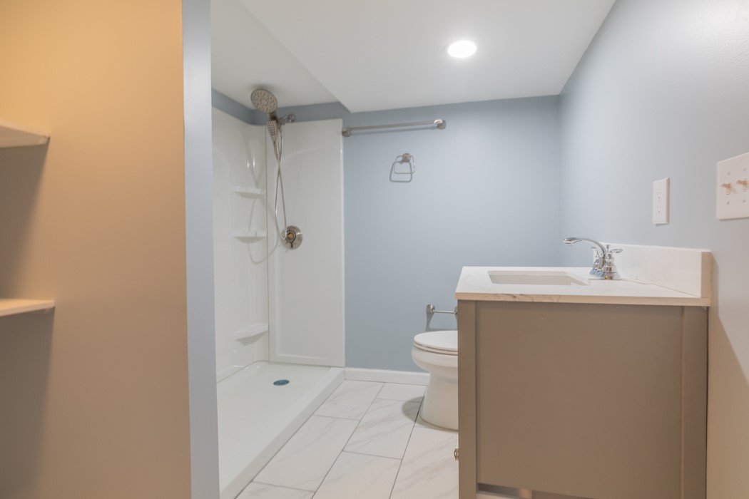 46 Cliffside Drive Cranston, RI 02920 - Photo 18 of 21