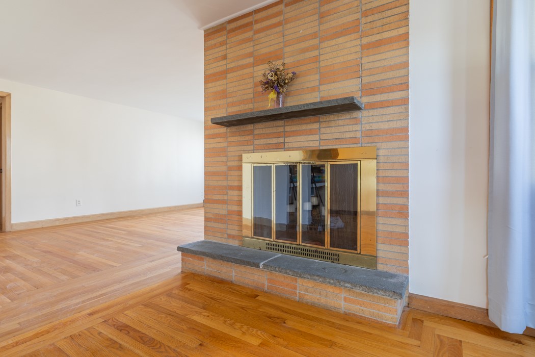 46 Cliffside Drive Cranston, RI 02920 - Photo 6 of 21