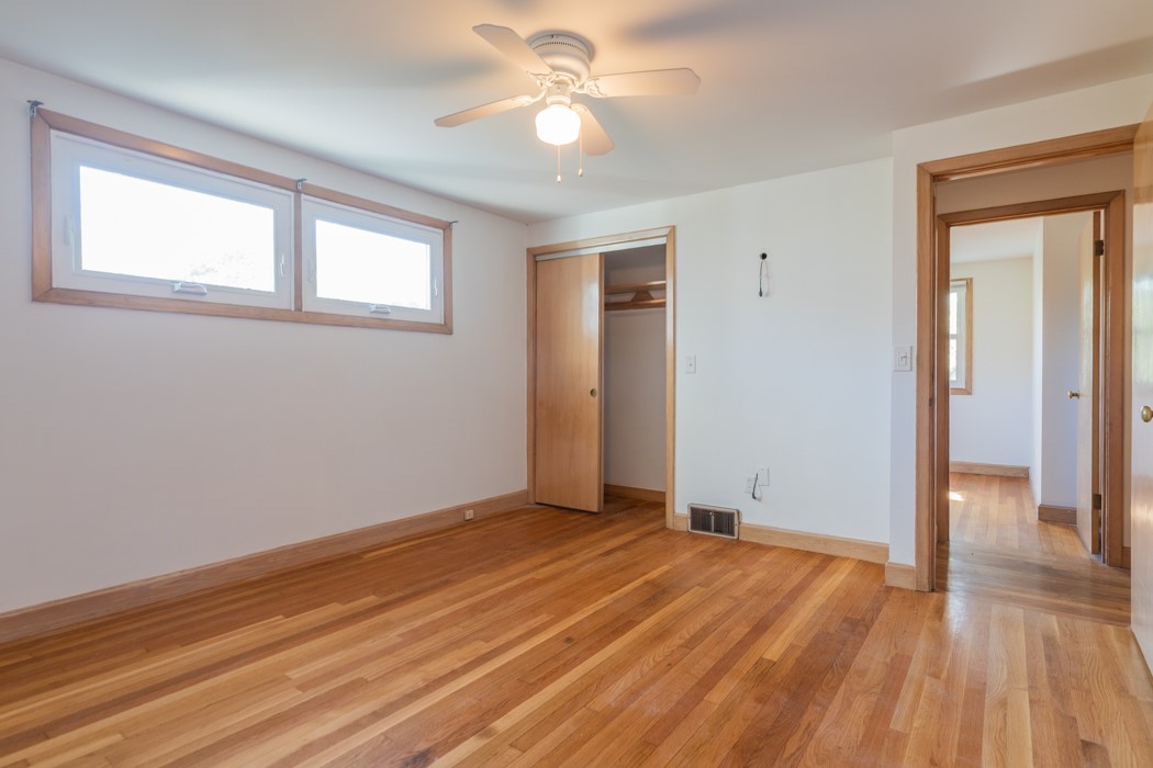 46 Cliffside Drive Cranston, RI 02920 - Photo 10 of 21