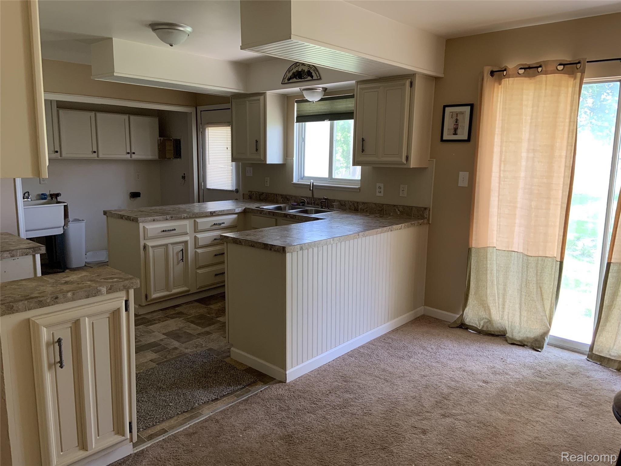 18477 Emit Road Riverview, MI 48193 - Photo 3 of 15 View from Dining area.jpg