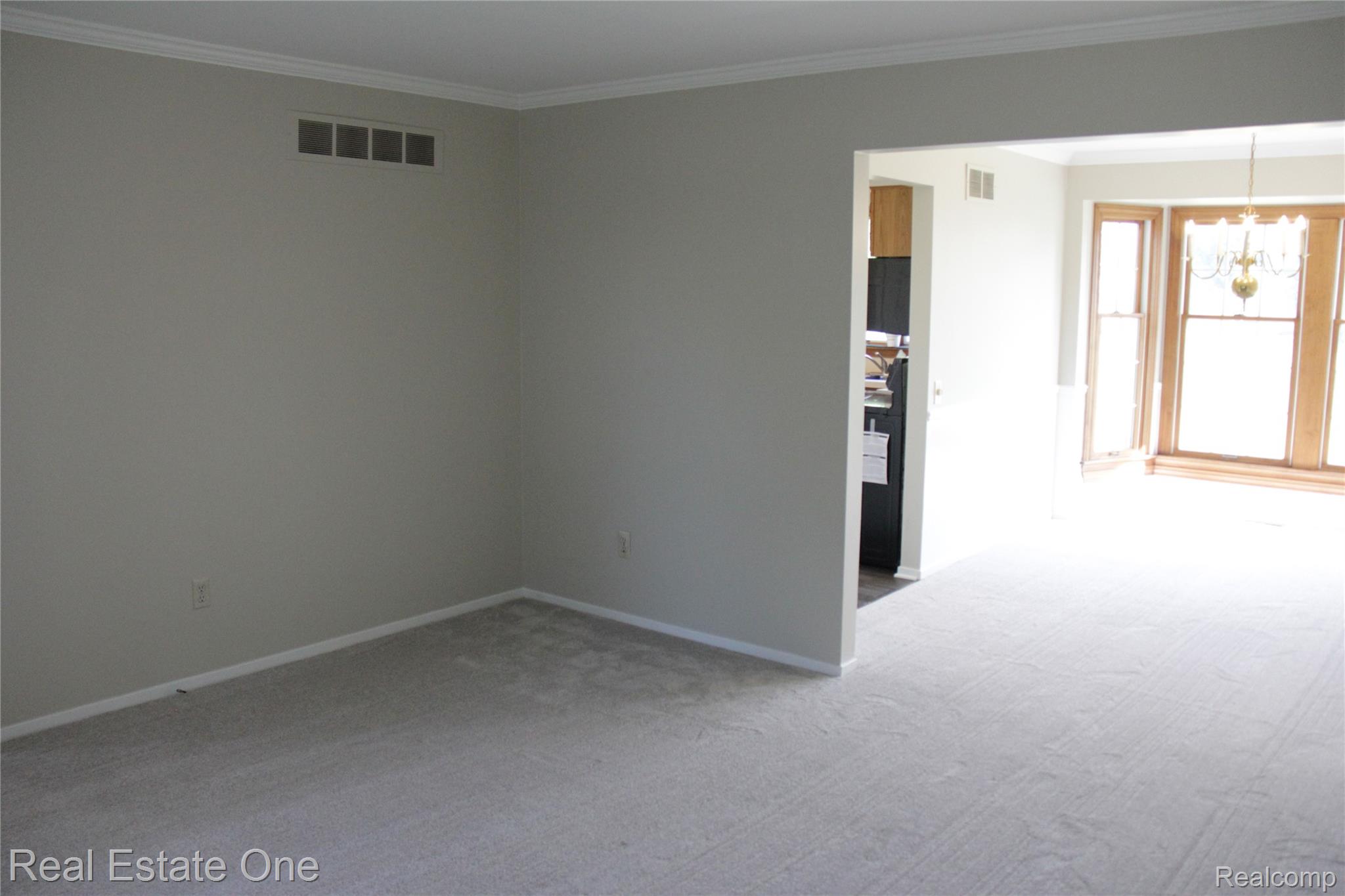 44777 Saltz Road Canton, MI 48187 - Photo 16 of 65 Living room