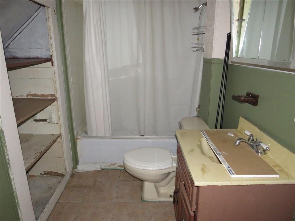 20 Beech Street Ambridge, PA 15003 - Photo 44 of 44 a bathroom with a sink toilet and shower