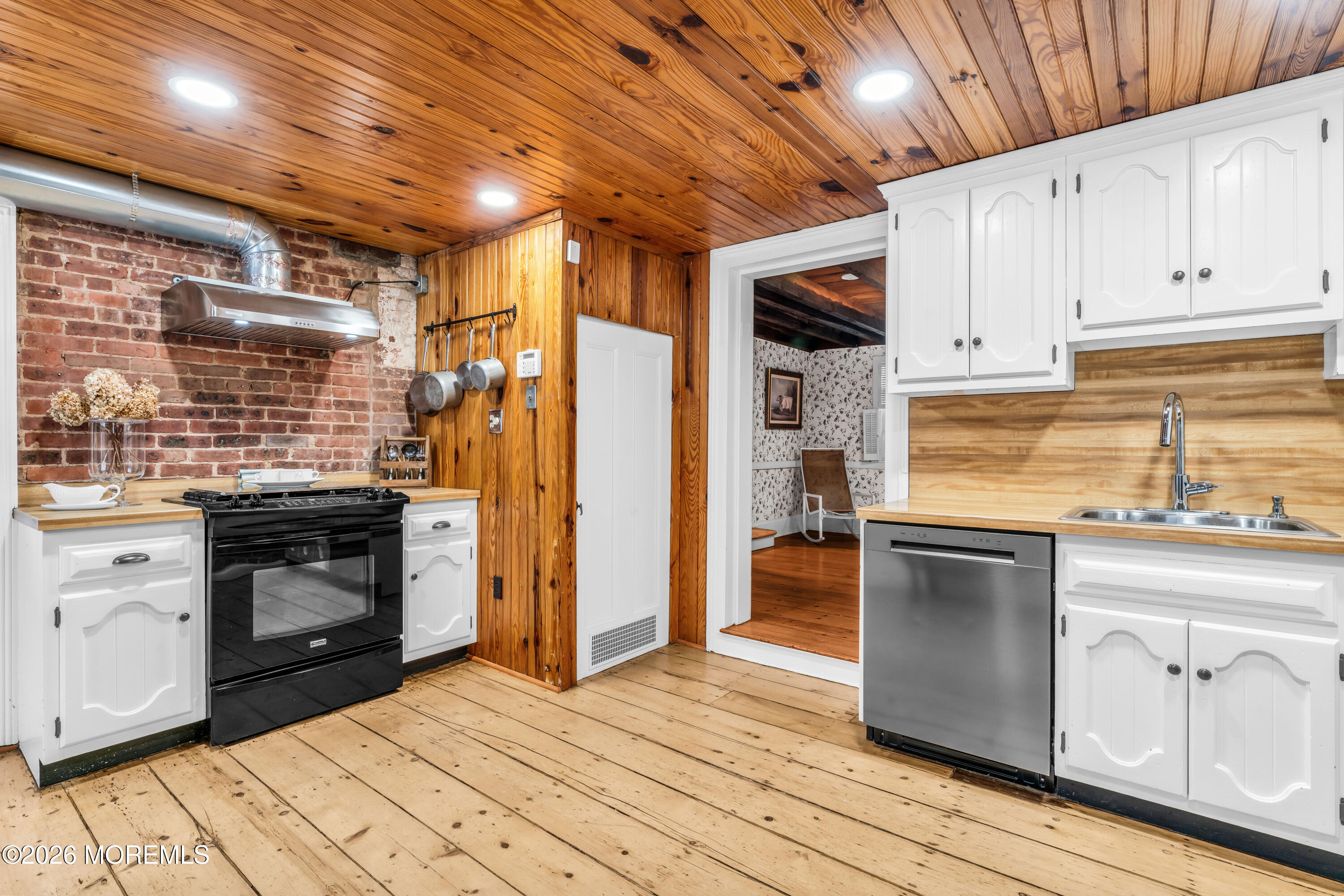 72 1st Street Keyport, NJ 07735 - Photo 13 of 31 print_quality-HOM02990