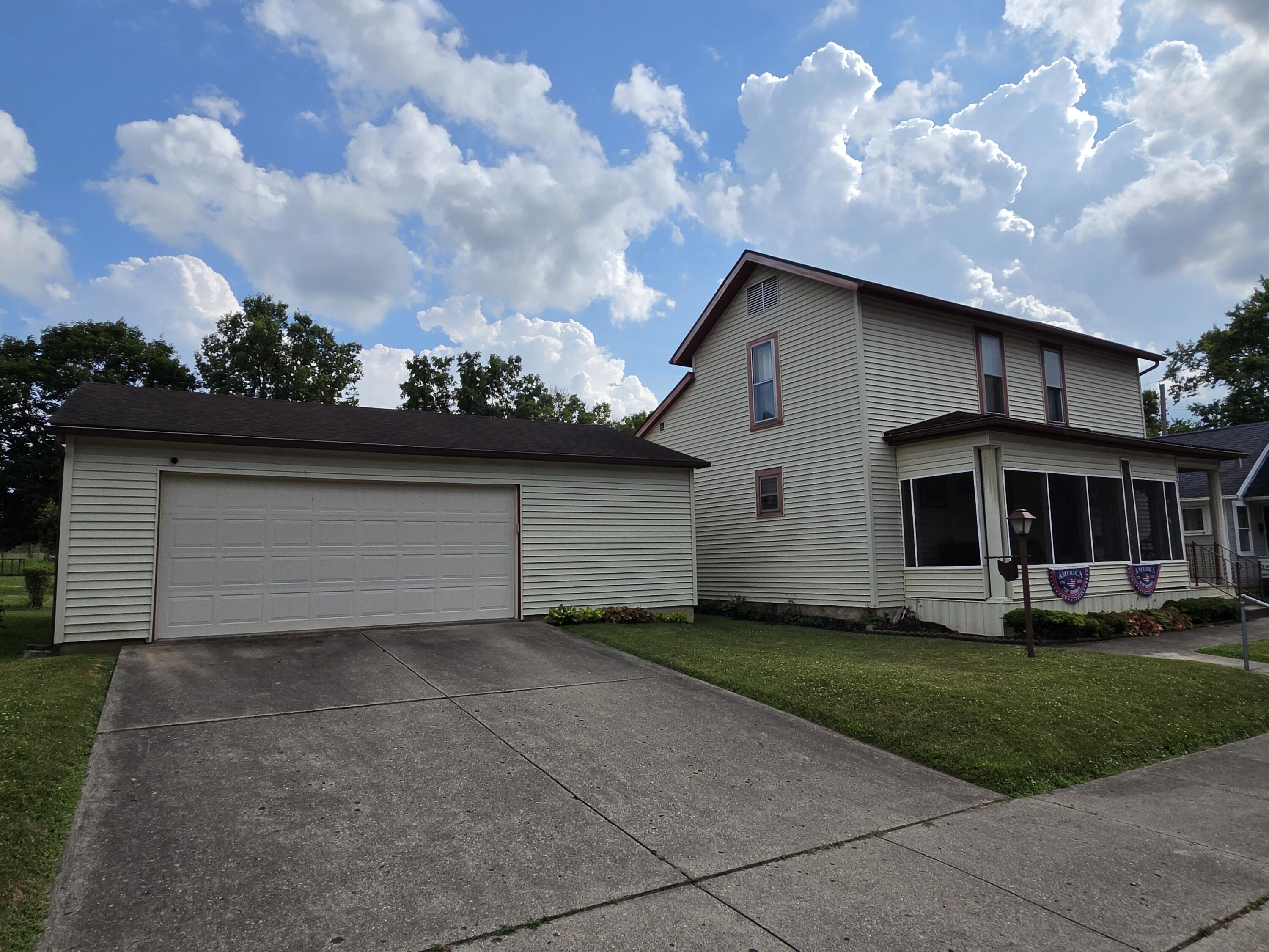 1909 West Washington Street Springfield, OH 45506 - Photo 2 of 28 1909 W Washington front view 2