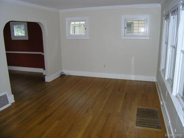 79 Mapleton Road Grosse Pointe, MI 48236 - Photo 2 of 16 Living Room
