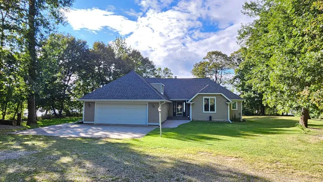 $899,900 | 50771 Good Oak Loop, Frazee, MN 56544