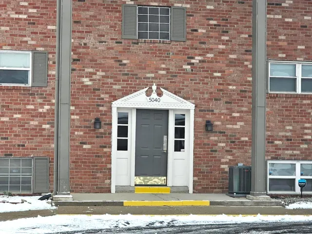$130,000 | 5040 Allisonville Road, Unit E, Indianapolis, IN 46205