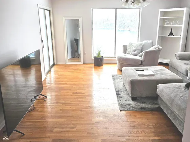 $130,000 | 5040 Allisonville Road, Unit E, Indianapolis, IN 46205