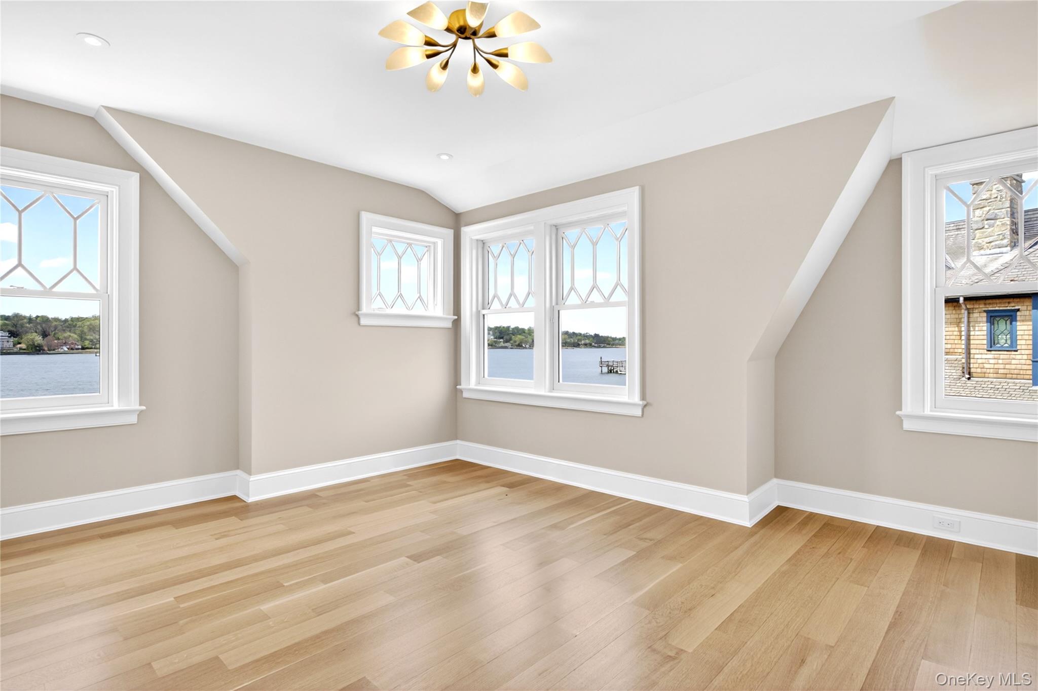 71 Lake Road Manhasset, NY 11030 - Photo 36 of 46