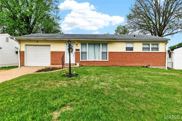 $135,000 | 205 Lynn Meadows Lane, Florissant, MO 63033