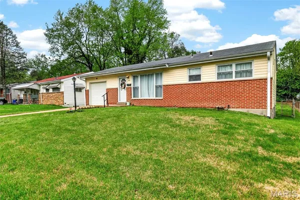 $135,000 | 205 Lynn Meadows Lane, Florissant, MO 63033
