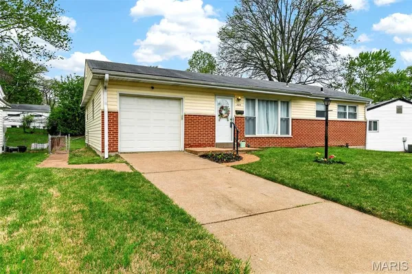 $135,000 | 205 Lynn Meadows Lane, Florissant, MO 63033