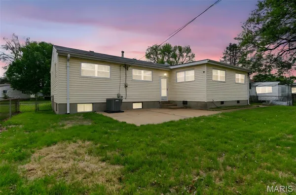 $135,000 | 205 Lynn Meadows Lane, Florissant, MO 63033