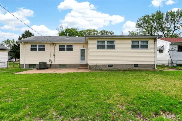 $135,000 | 205 Lynn Meadows Lane, Florissant, MO 63033