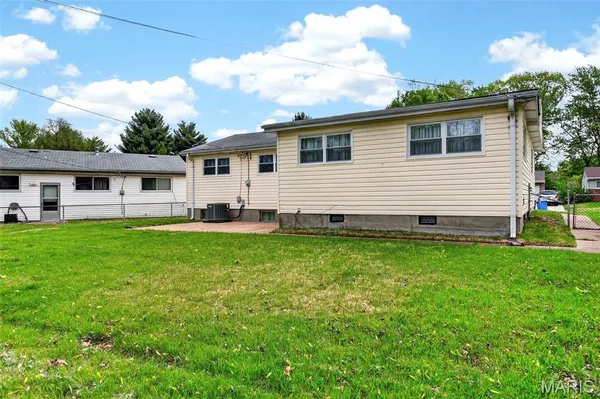 $135,000 | 205 Lynn Meadows Lane, Florissant, MO 63033