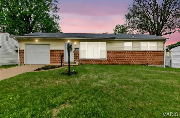 $135,000 | 205 Lynn Meadows Lane, Florissant, MO 63033
