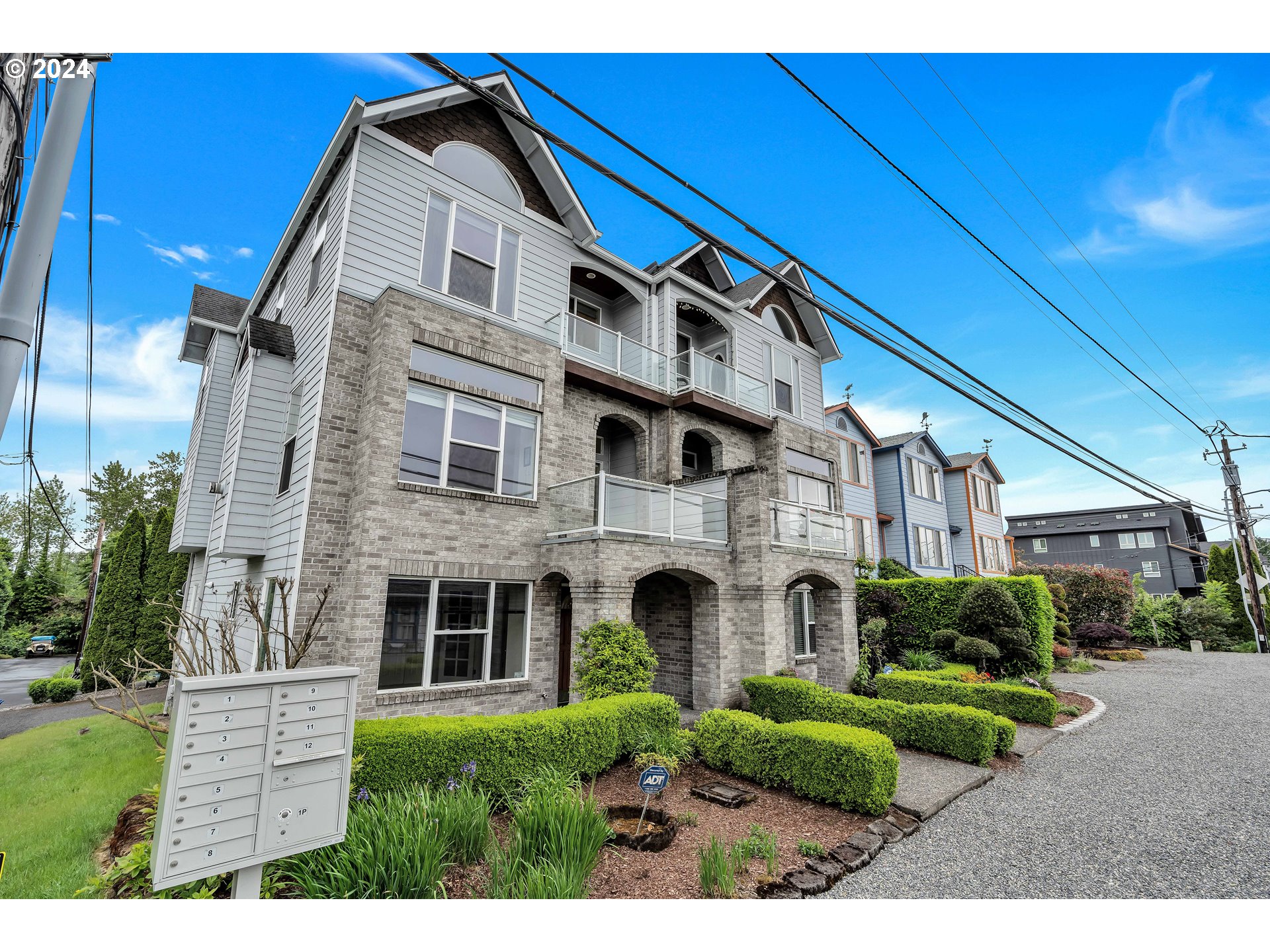 200 North Bridgeton Road Portland, OR 97217 - Photo 3 of 37 Gallery Image 3