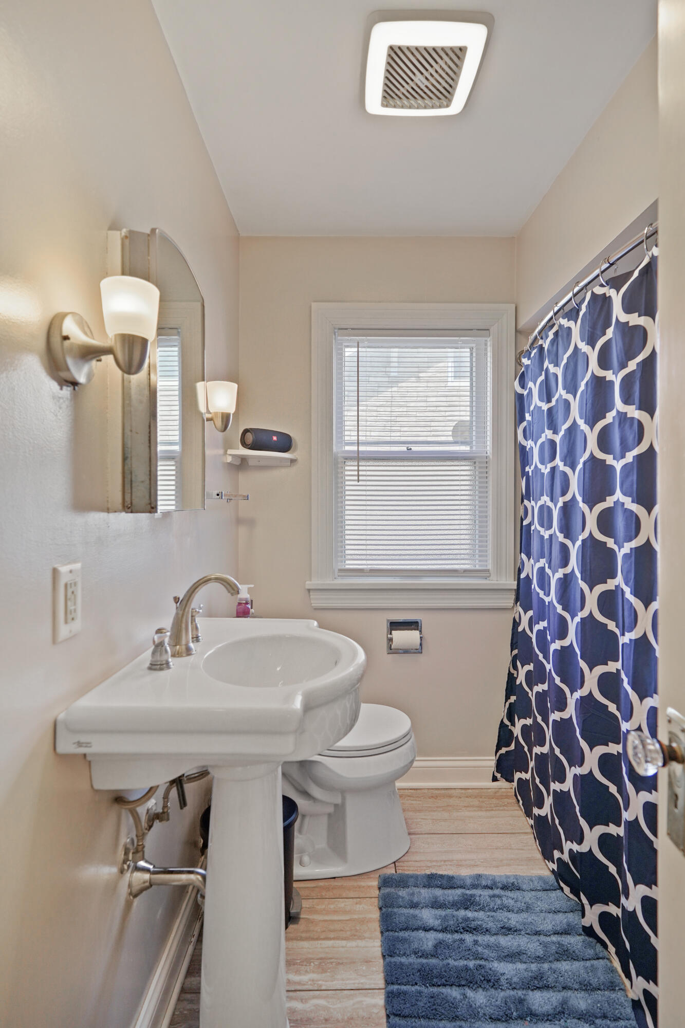 620 73rd Street Kenosha, WI 53143 - Photo 17 of 34 Main Flr Bath