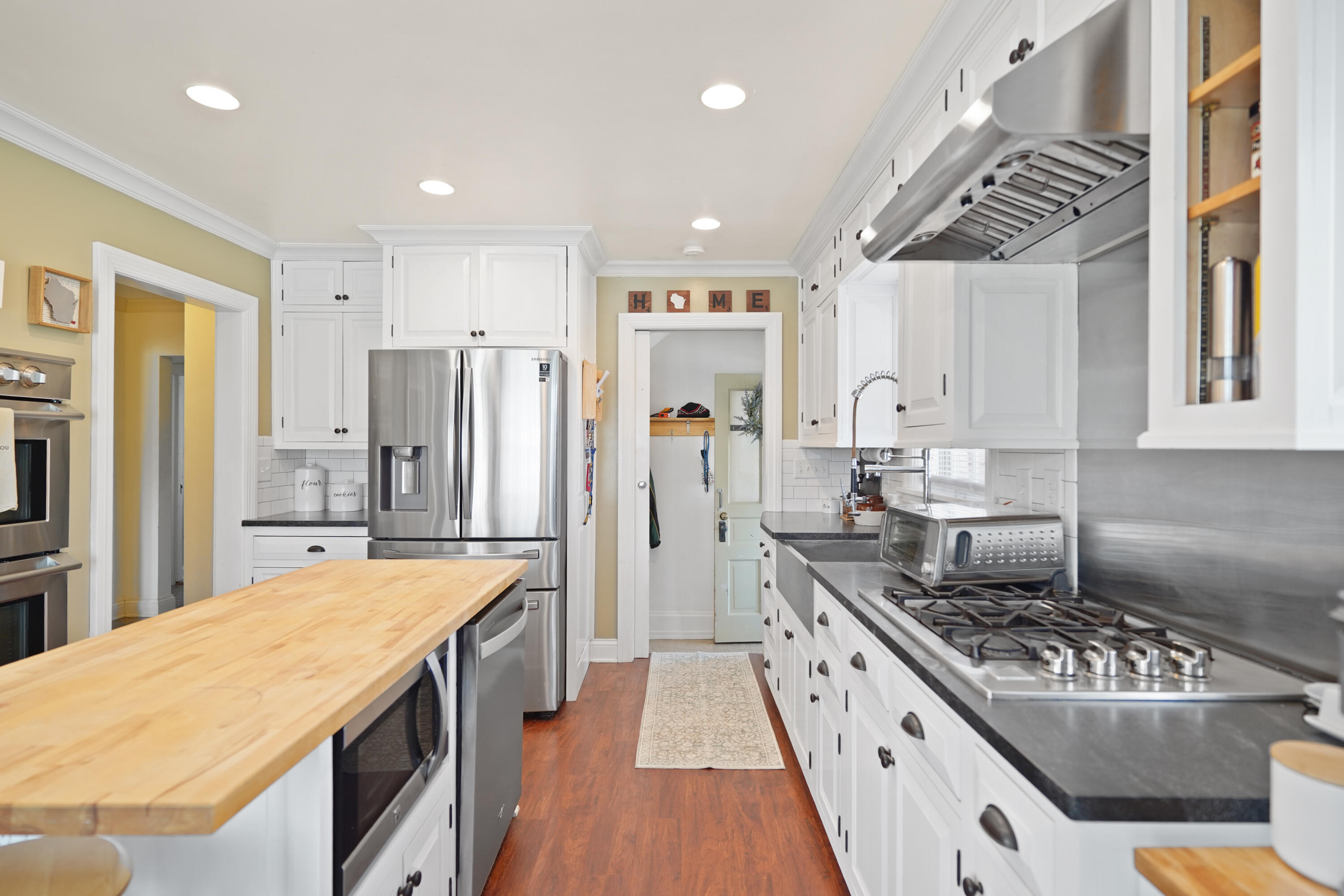620 73rd Street Kenosha, WI 53143 - Photo 29 of 34 Kitchen