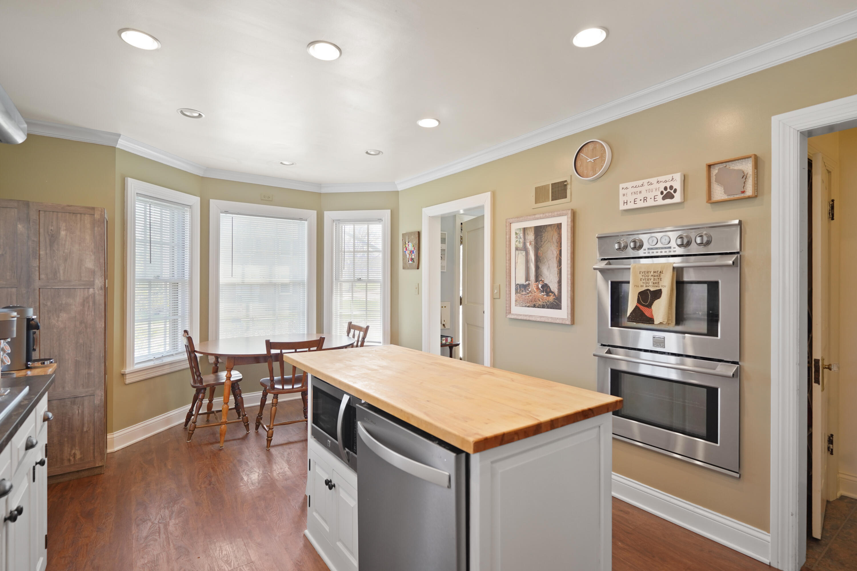 620 73rd Street Kenosha, WI 53143 - Photo 31 of 34 Dbl Ovens