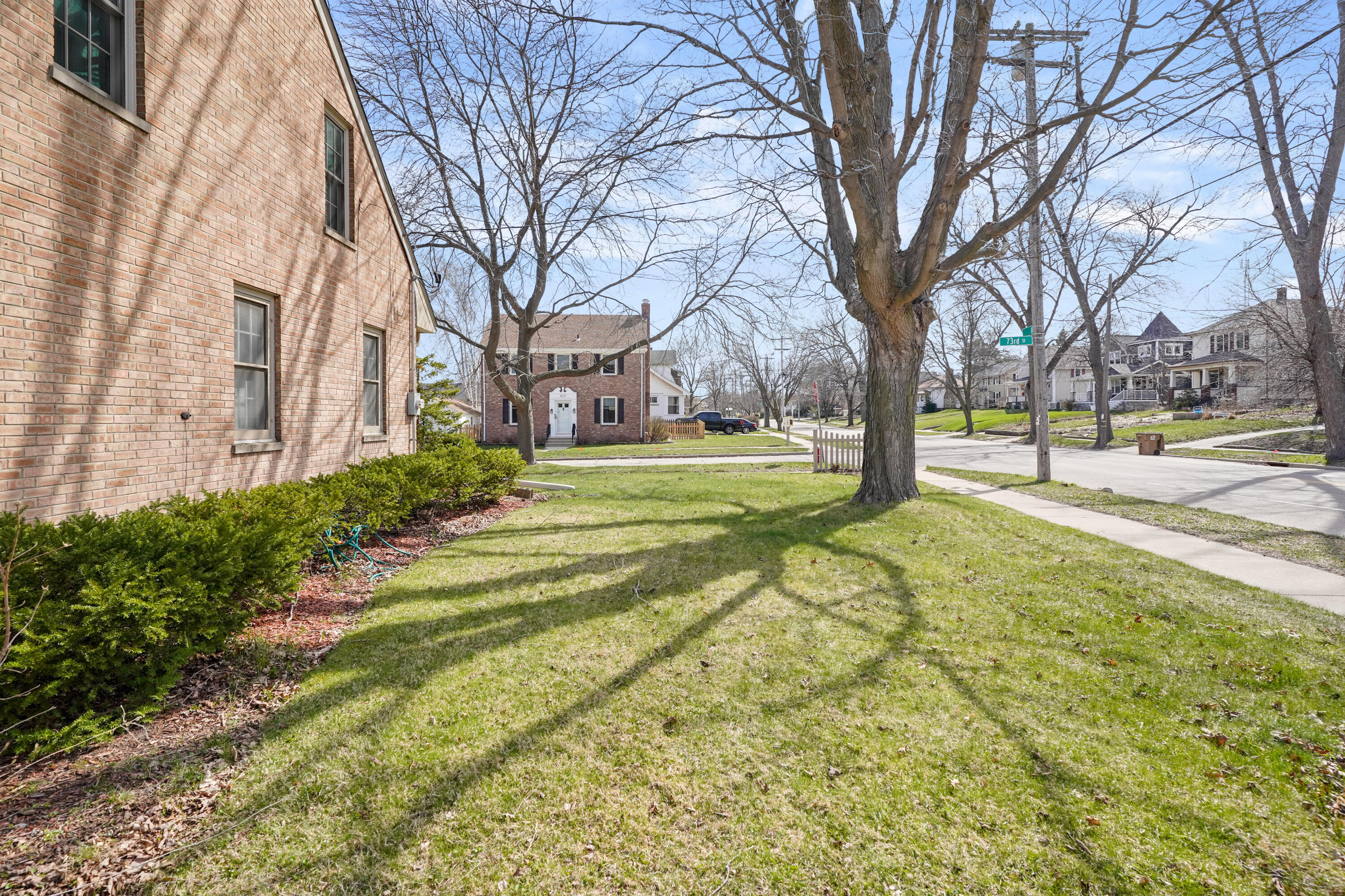 620 73rd Street Kenosha, WI 53143 - Photo 7 of 34 Side Yard