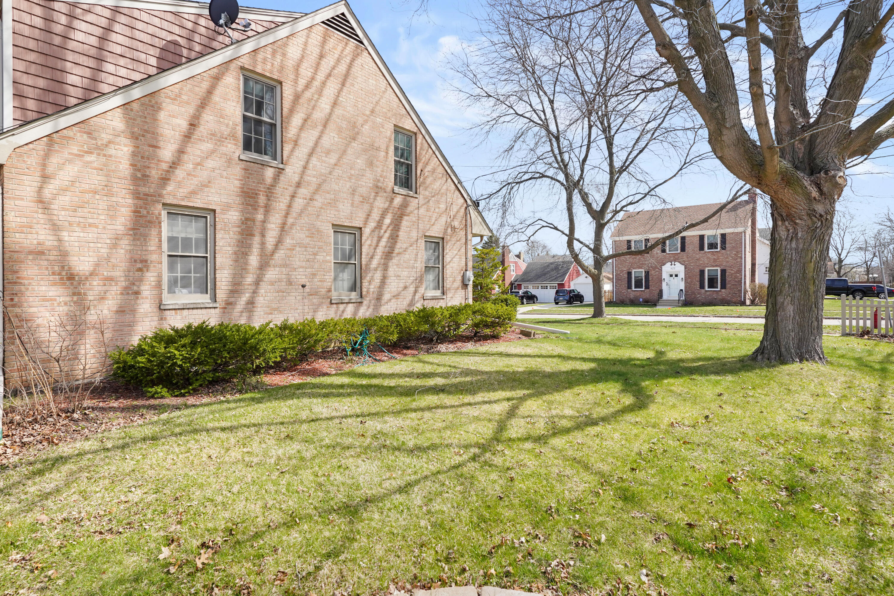 620 73rd Street Kenosha, WI 53143 - Photo 8 of 34 Yard