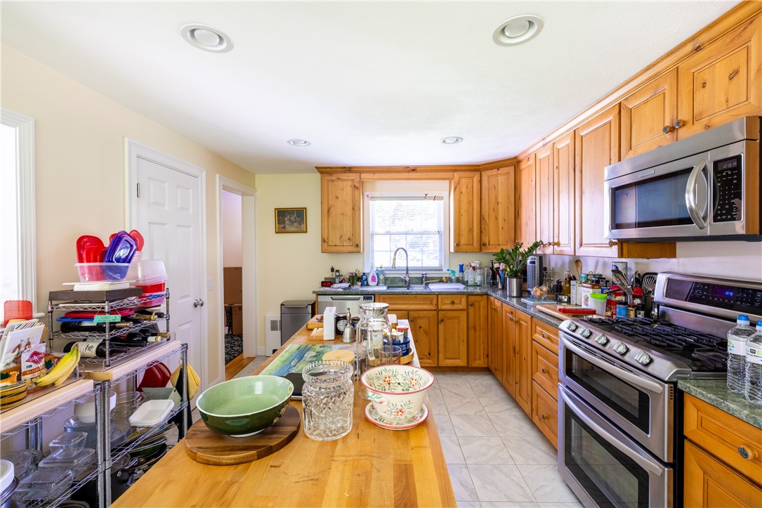 2 Quail Run Westerly, RI 02891 - Photo 4 of 29