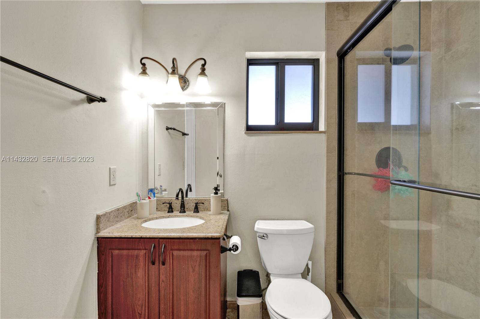 7013 Southwest 109th Court Miami, FL 33173 - Photo 18 of 33