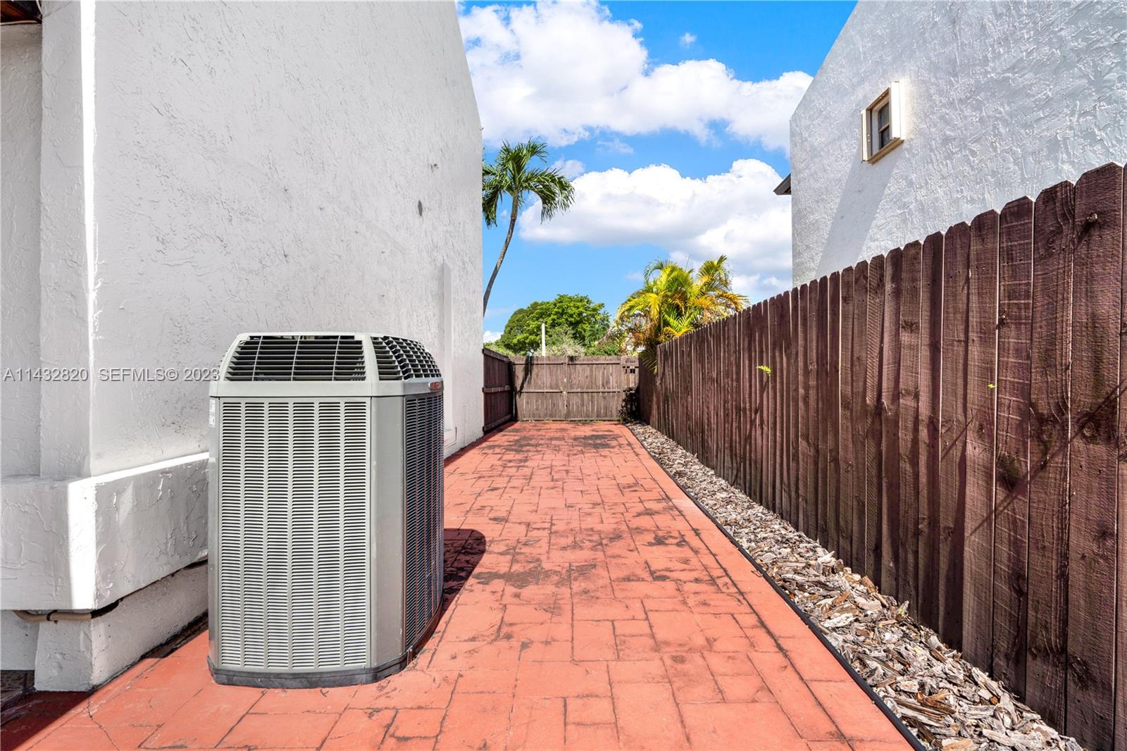7013 Southwest 109th Court Miami, FL 33173 - Photo 24 of 33