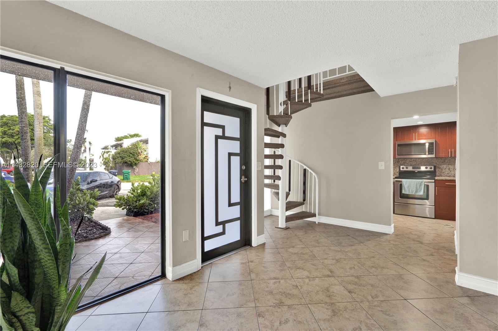 7013 Southwest 109th Court Miami, FL 33173 - Photo 4 of 33