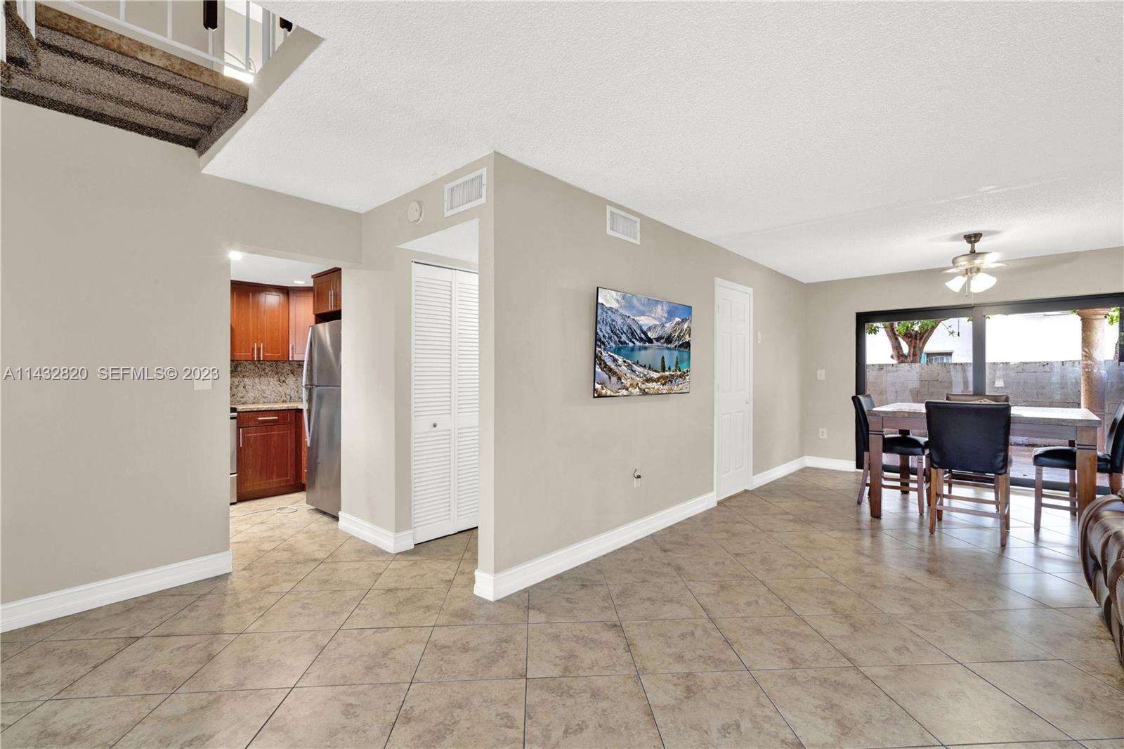 7013 Southwest 109th Court Miami, FL 33173 - Photo 6 of 33