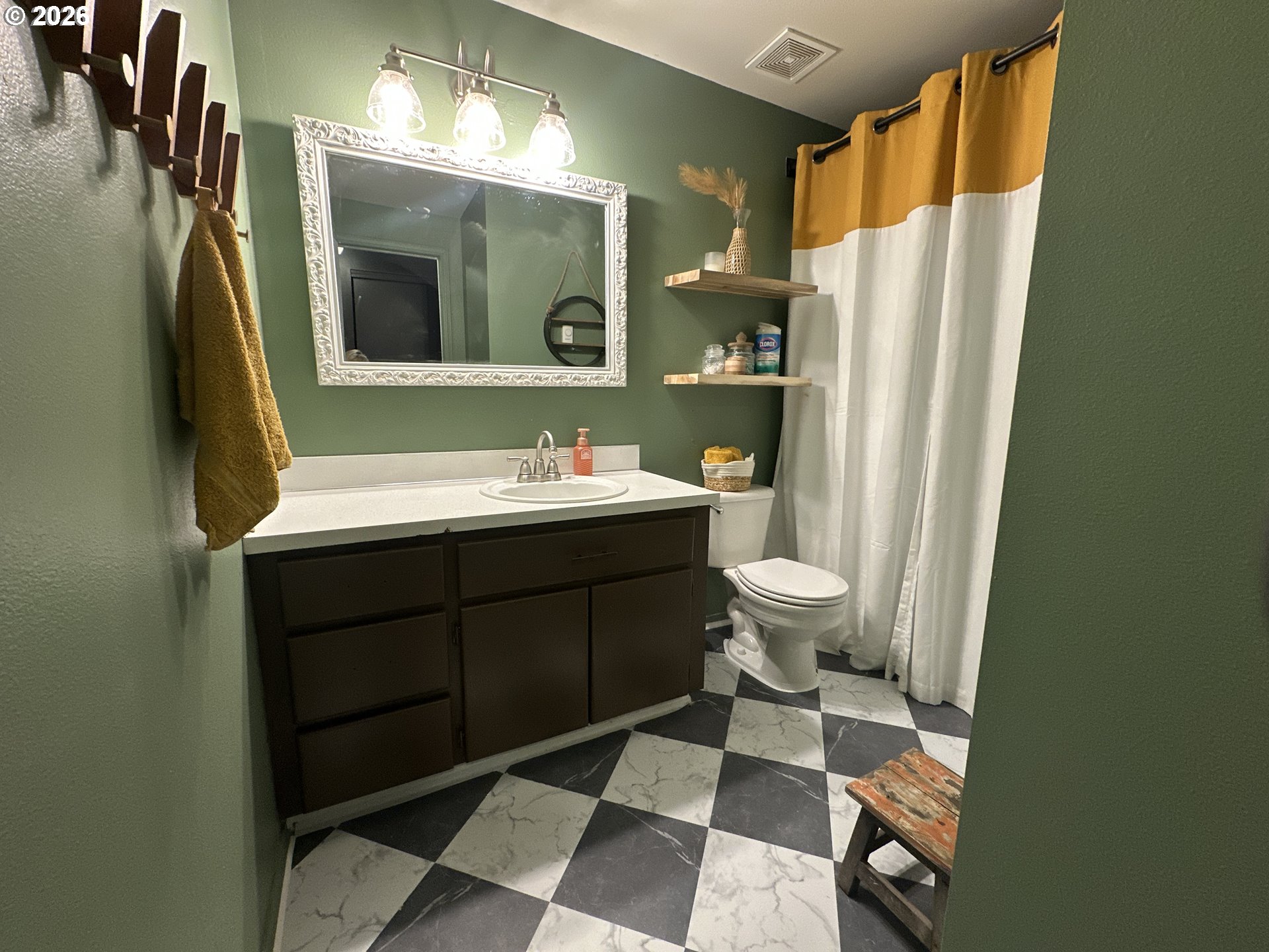 120 Valley View Drive John Day, OR 97845 - Photo 24 of 34 a bathroom with a sink toilet and shower