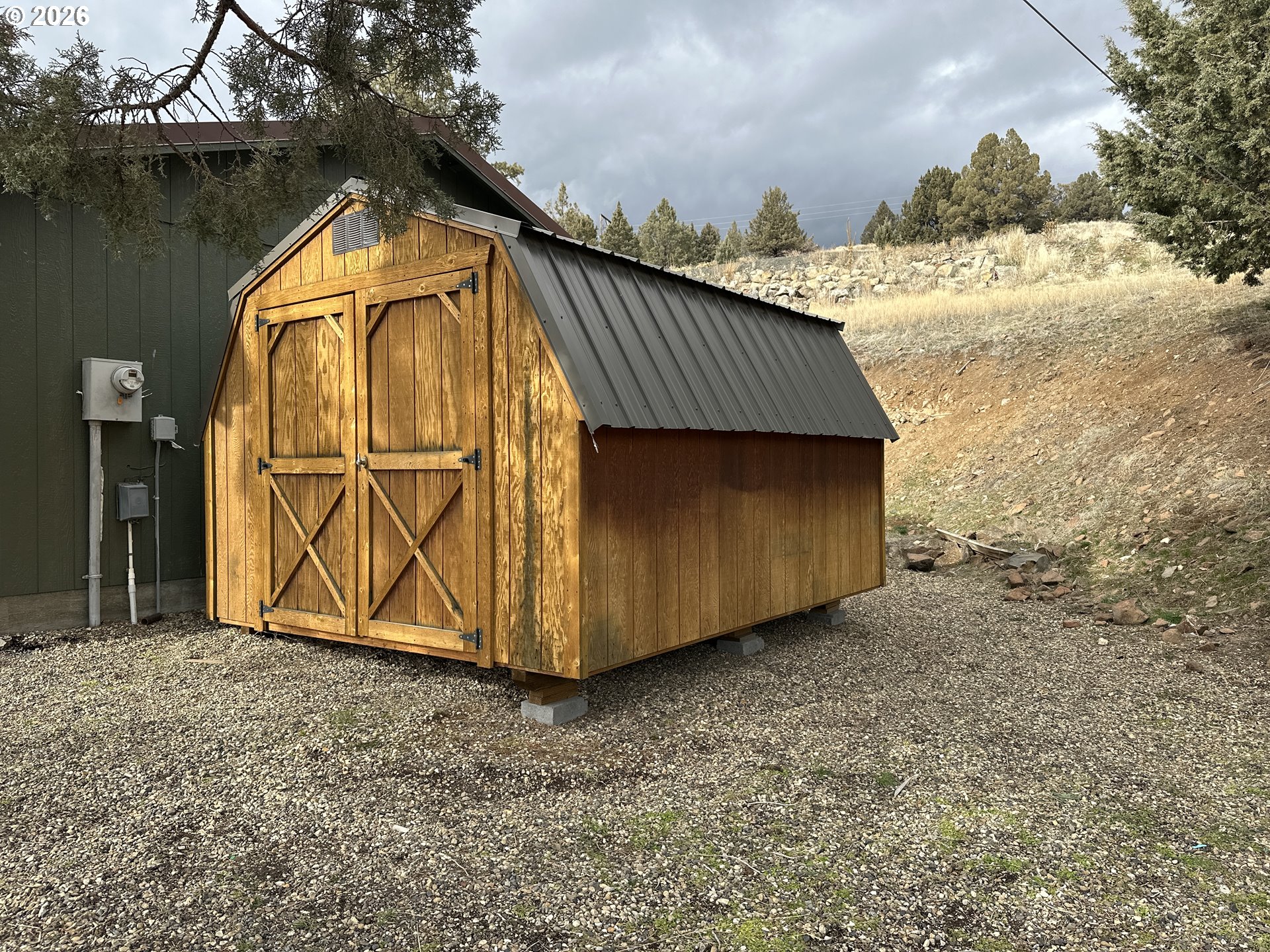 120 Valley View Drive John Day, OR 97845 - Photo 34 of 34 a backyard of a house