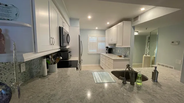 $4,500 | 6866 Huntington Lane, Unit 305, Delray Beach, FL 33446