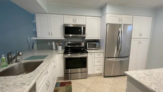 $4,500 | 6866 Huntington Lane, Unit 305, Delray Beach, FL 33446