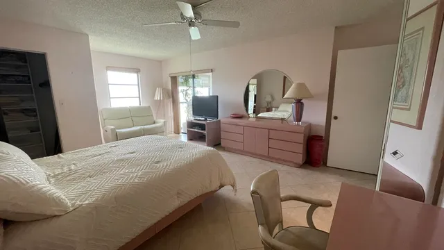 $4,500 | 6866 Huntington Lane, Unit 305, Delray Beach, FL 33446