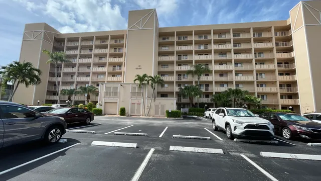 $4,500 | 6866 Huntington Lane, Unit 305, Delray Beach, FL 33446