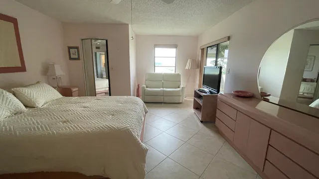 $4,500 | 6866 Huntington Lane, Unit 305, Delray Beach, FL 33446