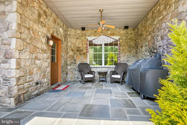 $1,092,500 | 522 Halyard Way, Enola, PA 17025