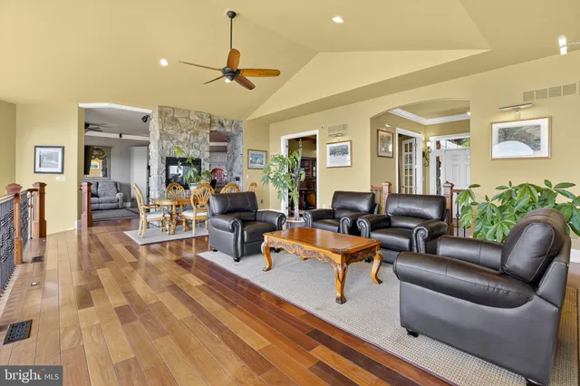 $1,092,500 | 522 Halyard Way, Enola, PA 17025