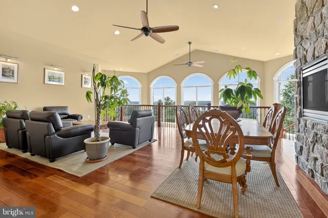 $1,092,500 | 522 Halyard Way, Enola, PA 17025