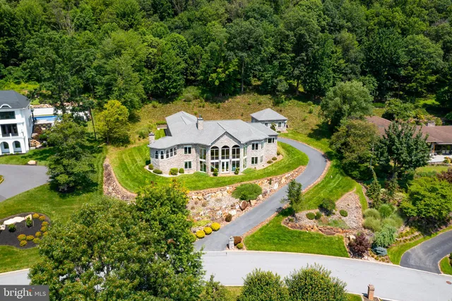 $1,092,500 | 522 Halyard Way, Enola, PA 17025
