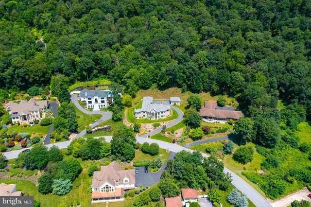 $1,092,500 | 522 Halyard Way, Enola, PA 17025