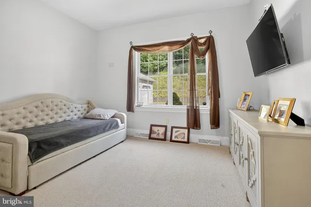 $1,092,500 | 522 Halyard Way, Enola, PA 17025